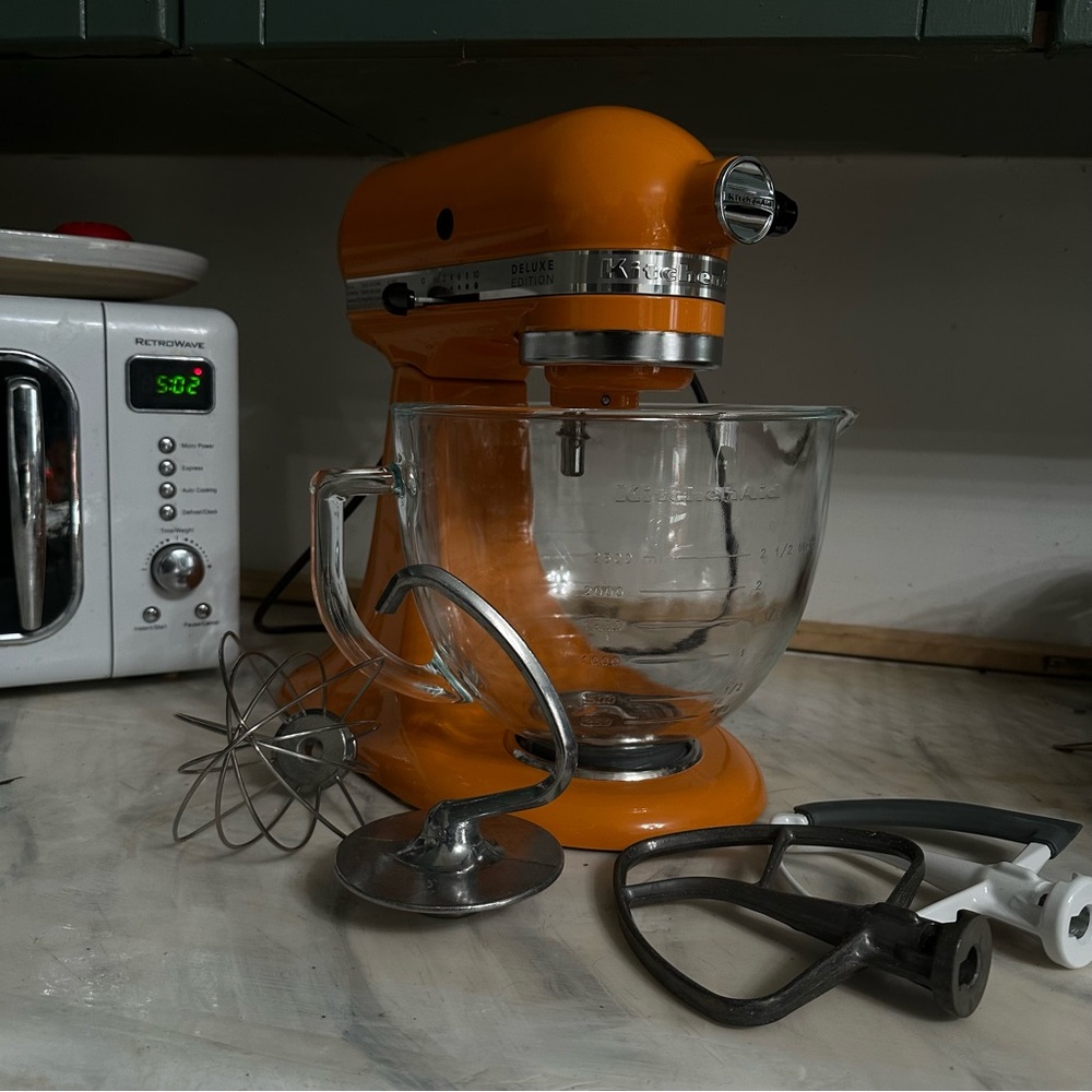 Kitchen aid 5 quart mixer brand new never used